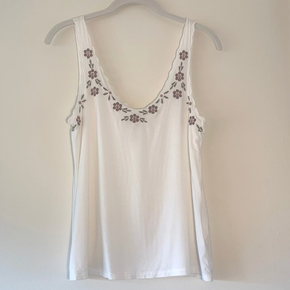 American Eagle Soft & Sexy White Embroidered Tank Top Small